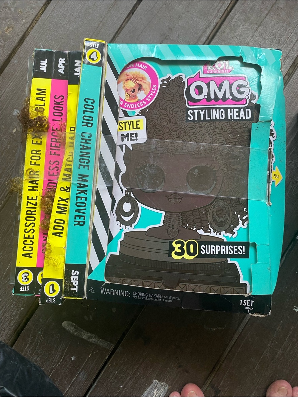 L.O.L. Surprise! O.M.G. Styling Head Toy Teal Pink Yellow Black
